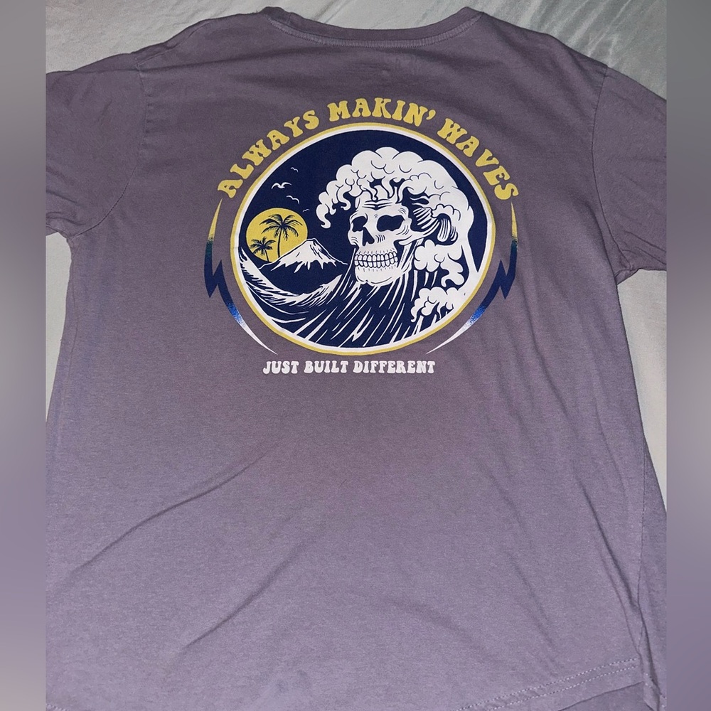 MENS GRAPHIC TEE!!